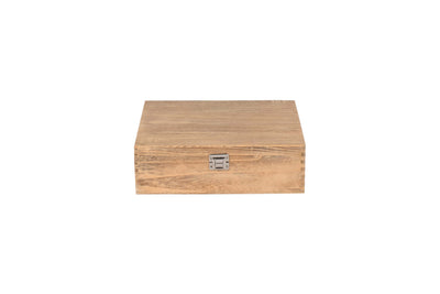 Three Bottle Oak Effect Wooden Box Front Closed