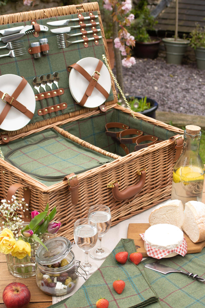 Green Fitted Tweed Hamper Example
