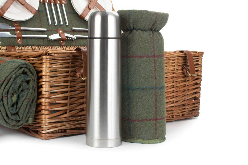 Deluxe Fitted Wicker Hamper Flask Detail