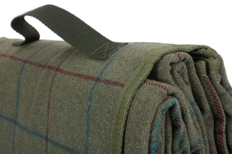 Green Tweed Picnic Blanket Close Detail