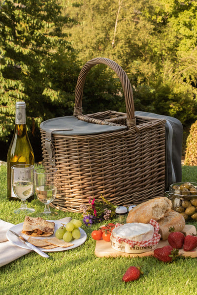 2 Bottle Beach Hamper Wine Camembert Display