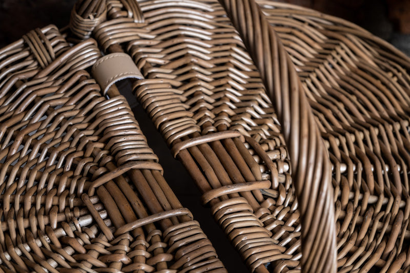 Antique Wash Finish Oval Picnic Basket Close Detail