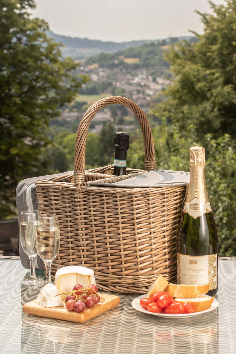 2 Bottle Beach Hamper Yorkshire Display